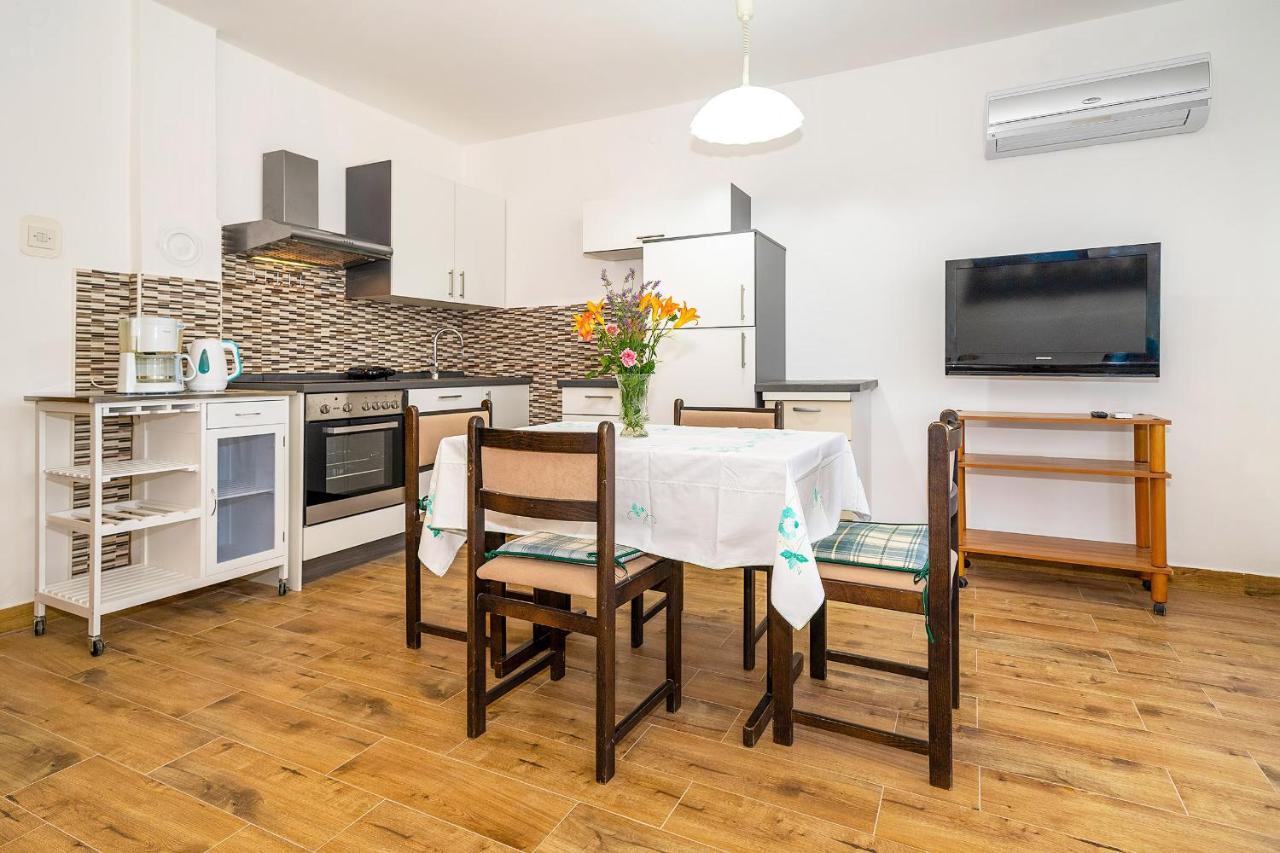 Apartments Jurina Krk Town Zewnętrze zdjęcie