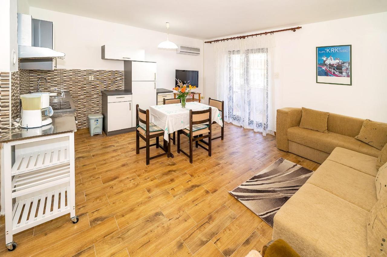 Apartments Jurina Krk Town Zewnętrze zdjęcie