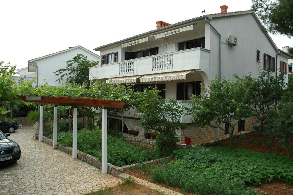 Apartments Jurina Krk Town Zewnętrze zdjęcie